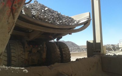 Optimizing blasting to improve fragmentation and minimize geotechnical and dilution risks at Los Pelambres mine